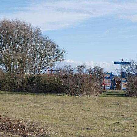 Inselblume 82 - Bungalow Am Suedstrand Mit Meerblick Burgtiefe auf Fehmarn Kültér fotó